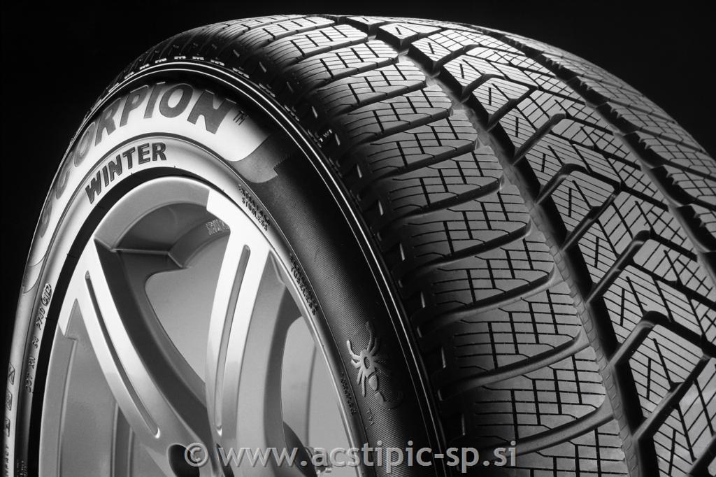 PIRELLI SCORPION WINTER DOT2016 235/70R16 106H